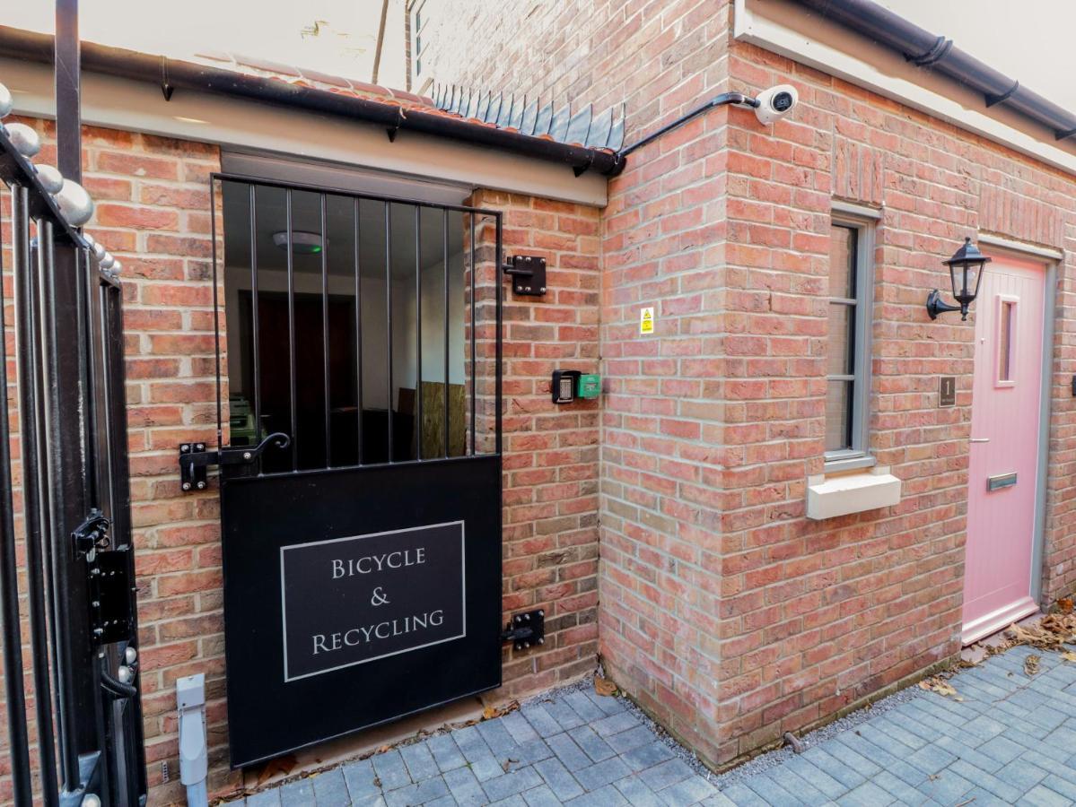 3 The Vaults Apartment Glastonbury Exterior photo